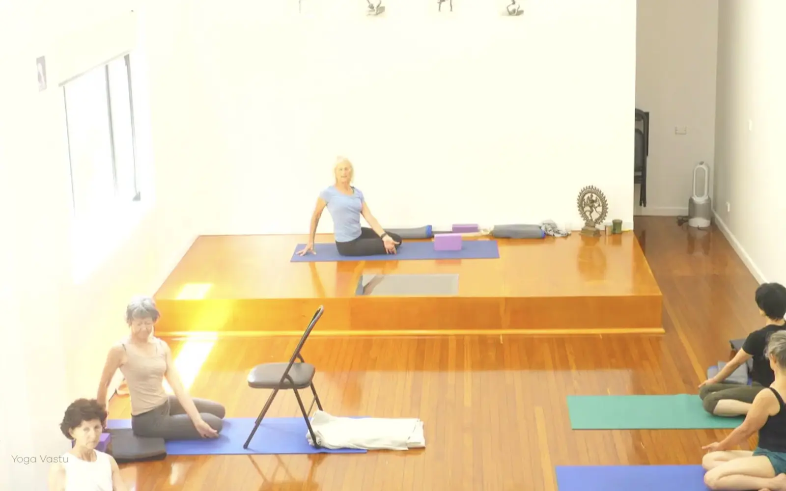 Online Iyengar yoga videos | Advanced Class 10: Balancing Standing Poses and Abdominal Strengthening
