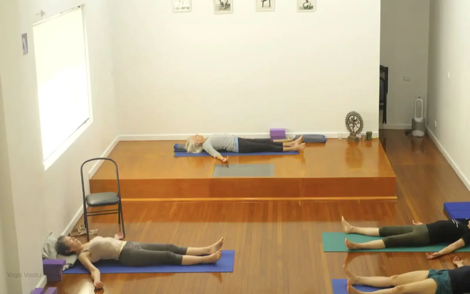 Online Iyengar yoga videos | Advanced Class 10: Balancing Standing Poses and Abdominal Strengthening